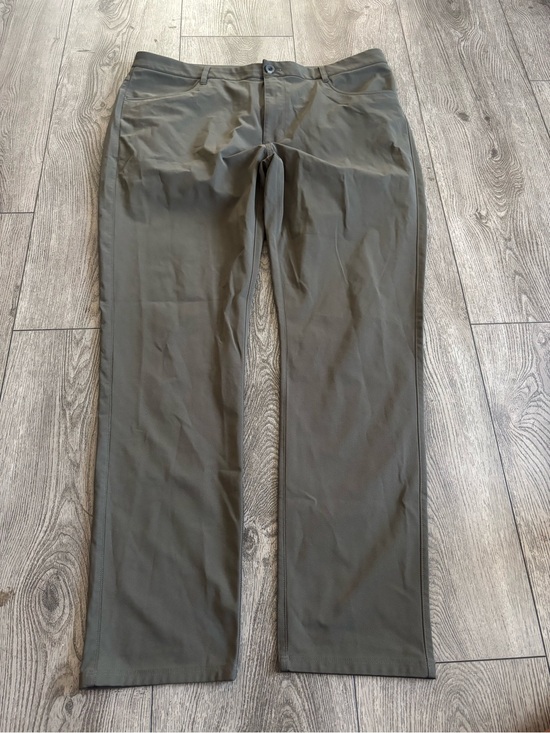 Vuori Other - Vuori Men's Olive Performance Pants